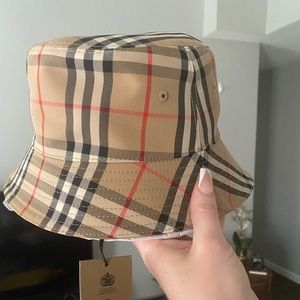 Burberry vintage bucket hat